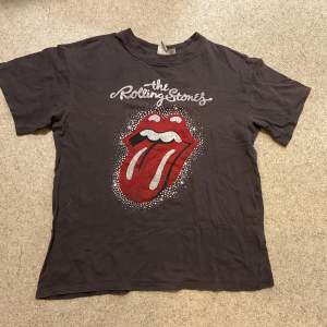 T-shirt Rolling Stones i fint skick. Från HM. 
