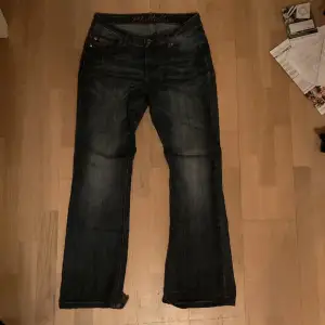 Stabila jeans som e standard med lite flare