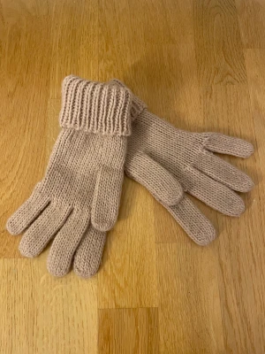 Vantar - Vantar, bra skick! 