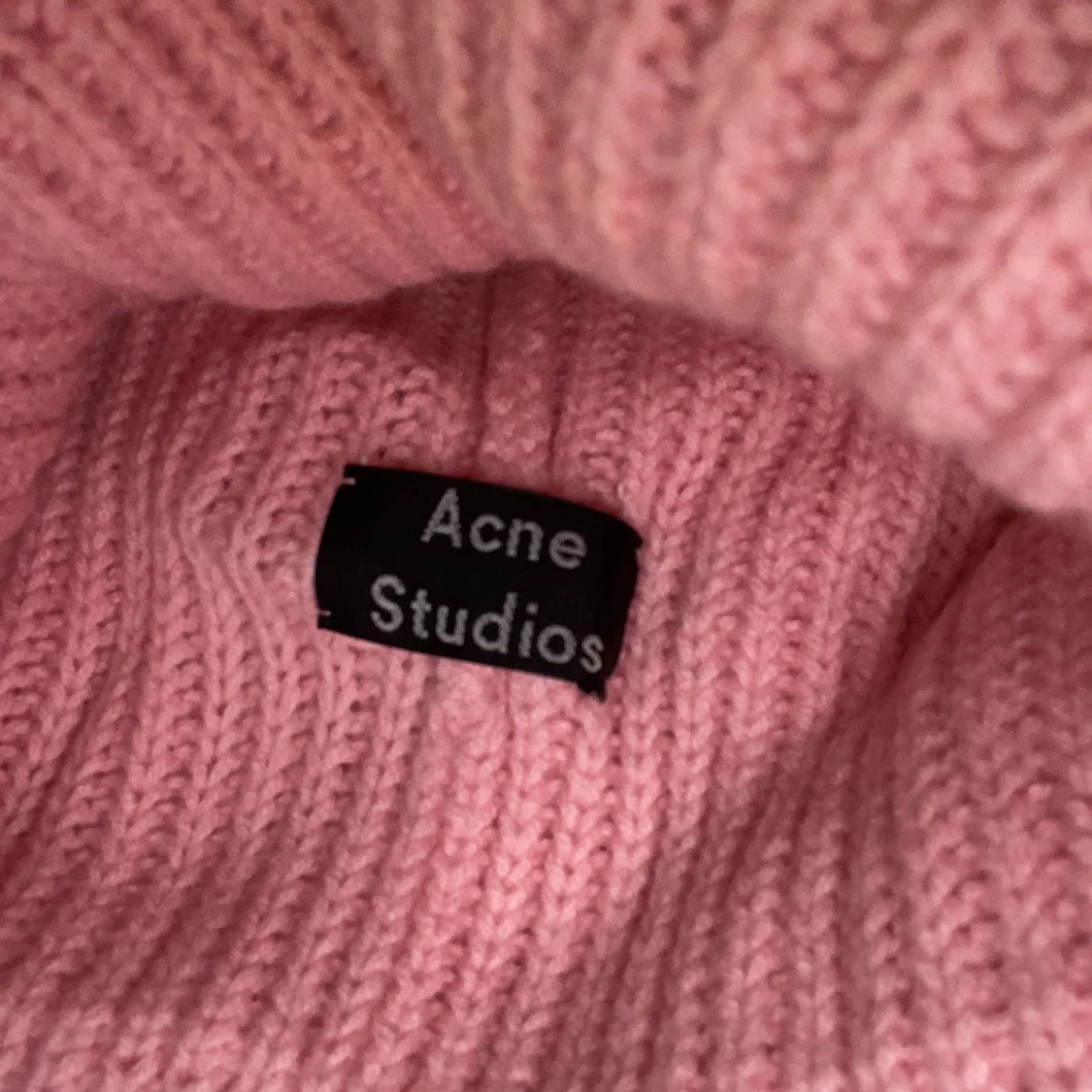Acne mössa - 90