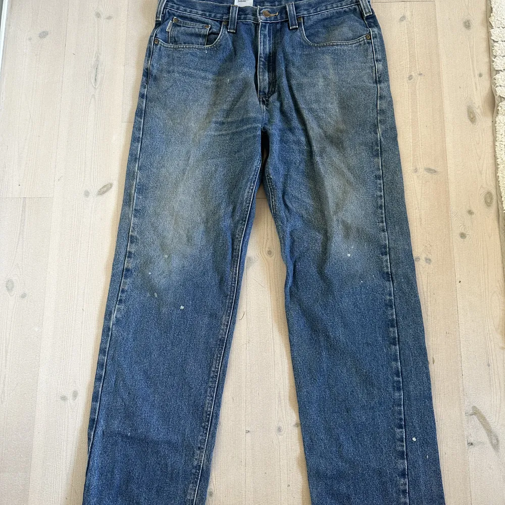 Vintage Carhartt Jeans! Storlek 36x34. Vintage skick, alltså en del wear. . Jeans & Byxor.