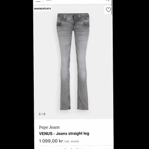 Jeans - Säljer dessa super coola jeans ifrån Pepe Jeans!☀️ De är i nyskick och är bara använda ett fåtal gånger💓Modellen heter Venus och de är slutsålda nästan överallt!!! Köpte för 1100kr🥰 De är gråa och är Low waist🤩🤩 Skickar gärna fler bilder! Passa på!!!🥰🥰