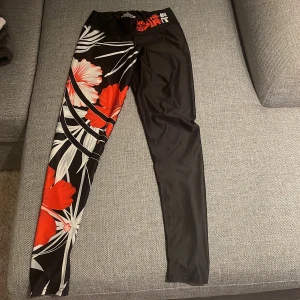 Northern spirit tränings tights  - Fint skick bara provade säljs pga att dem inte används storlek s ny pris 899 nu 350 vid snabb affär kan pris diskuteras 