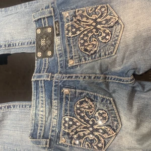 Miss me jeans - Säljer ett par jeans ifrån miss me i skinny modellen då de tyvärr är för små för mig!💞priset går att diskutera!