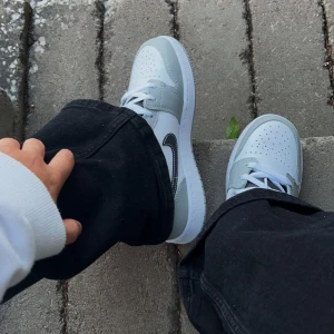 Jordans  - Säljer nu mina älskade jordans, använder de tyvärr inte längre lika mycket. De är i väldigt fint skick och det är bara att skriva om ni vill ha fler bilder 