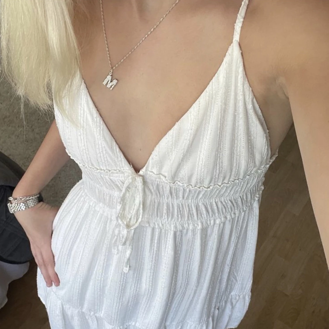 pull&bear vit klänning