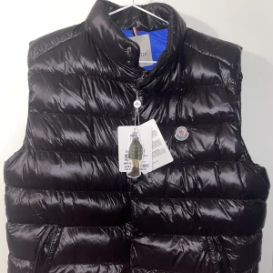 Moncler Väst Maya Väst dun svart - Moncler dunväst  Storlek: 3 (L)