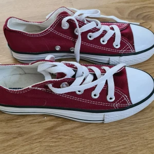 Converse  - Nya converse stl 35 Endast provade här hemma 