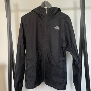 North face Jacka - Snygg North Face Jacka i storlek S. Använd fåtal gånger.