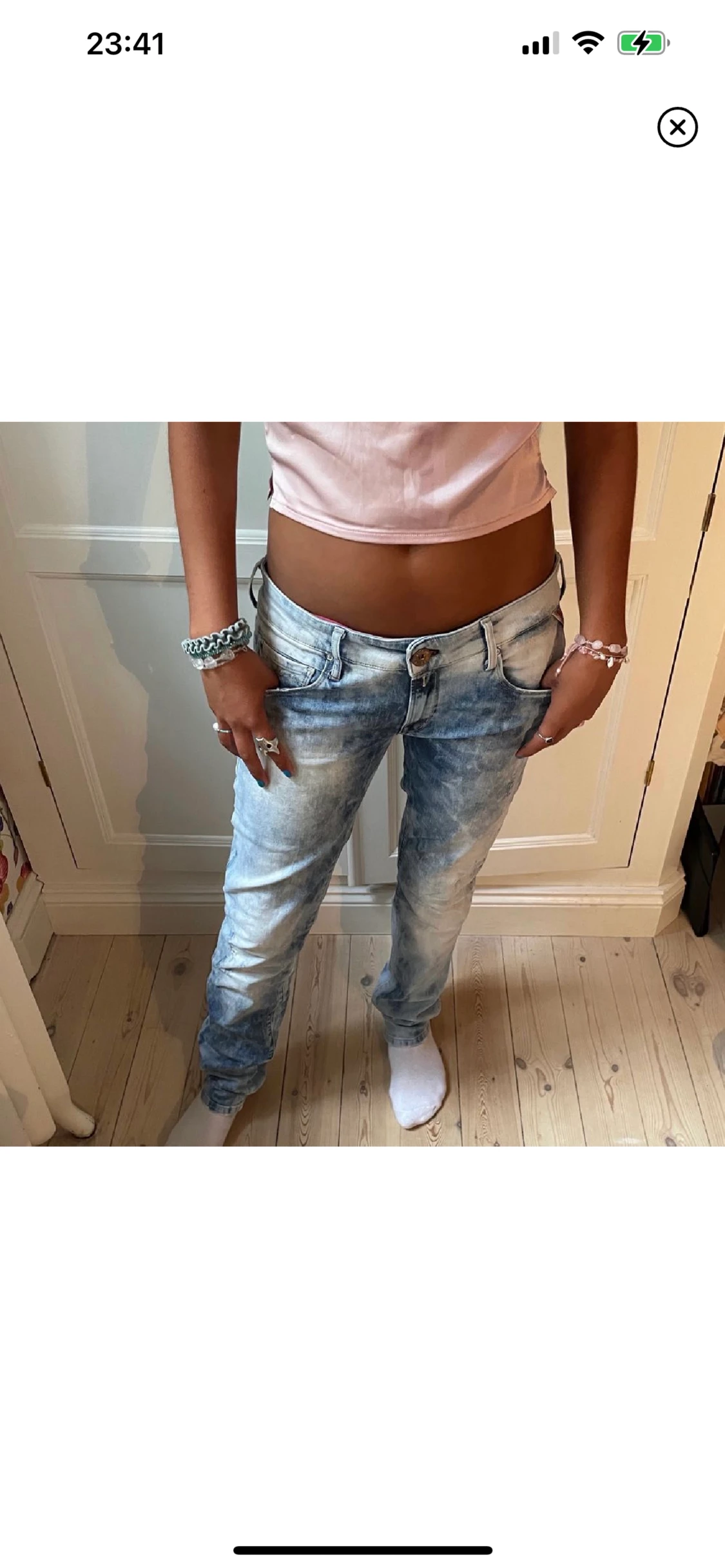 Spräckliga jeans 