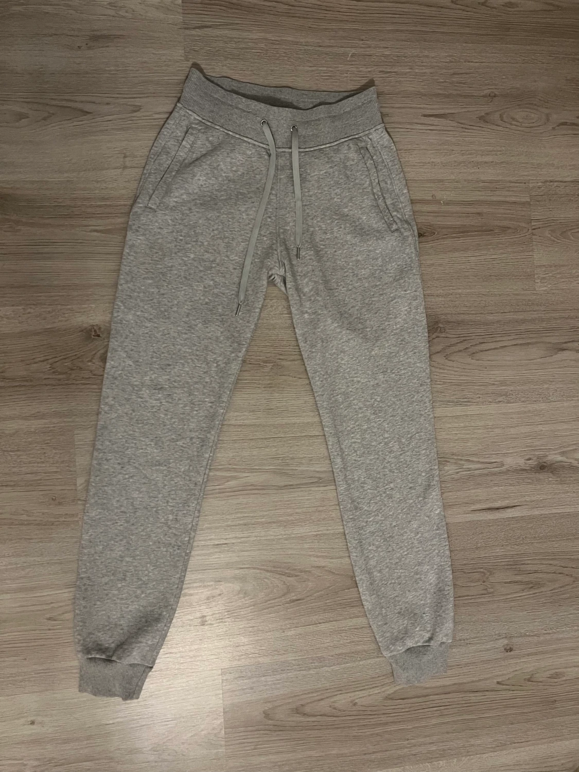 Peak performance mjukisbyxor