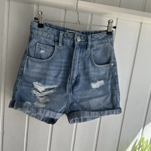 Shorts - Shorts från tally weijl i storlek 32