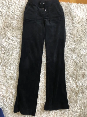 Juicy byxor  - Säljer mina juicy byxor för dom inte kommit t användning💓