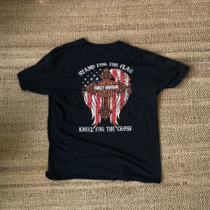 Thrifted T-shirt - T-shirt ej ny