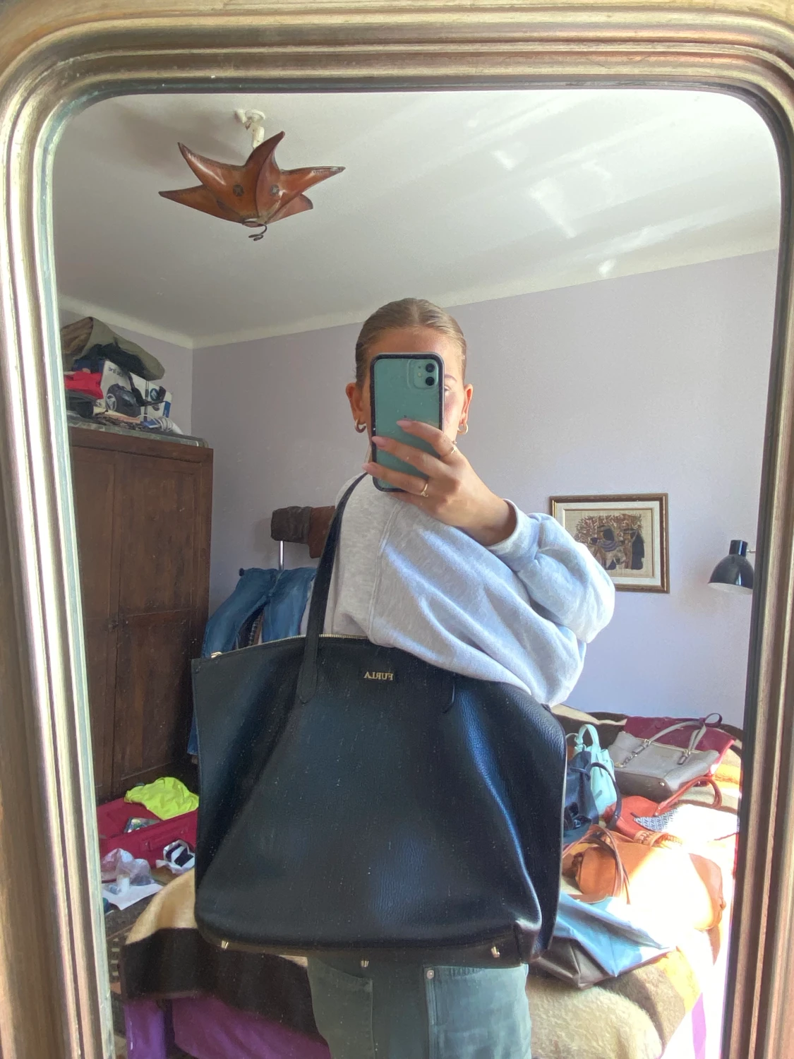 Svart Furla väska  - 90