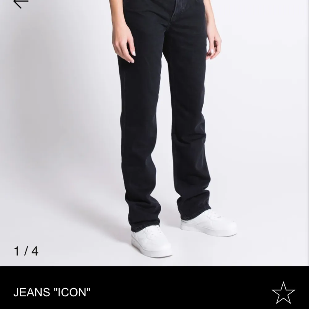 Tvär fina svarta jeans från Lager 157 i stolek S, endast använt några gånger! 🤍230 kr + frakt🤍. Jeans & Byxor.