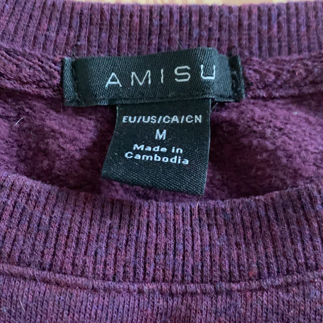 mörklila tjocktröja  - 91