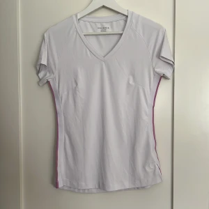 Träningst-shirt - Säljer en fin Björn Borg t-shirt! Använd ett fåtal gånger! 