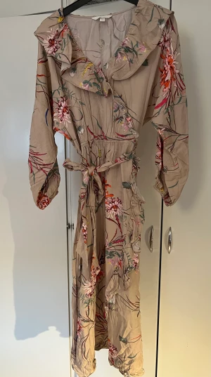 Klänning  - Storlek S 