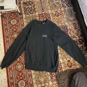 sweatshirt  - snygg svart farside sweatshirt i bra skick utan skador