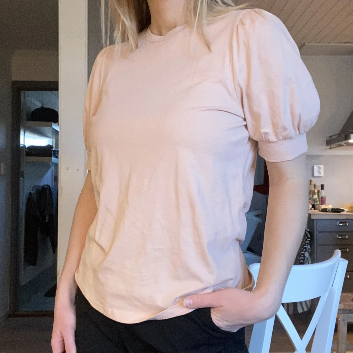 Ljusrosa topp med puffärmar - Vero Moda