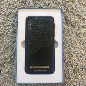 fint mobilskal! - jätte fint mobilskal från ideal of sweden, för iphone XS🖤nypris 299kr