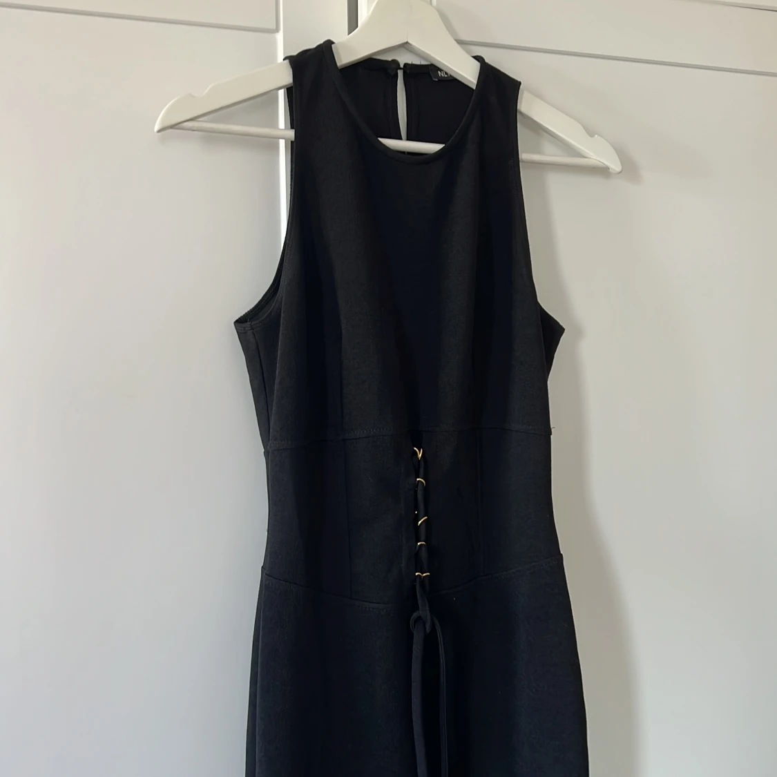 Svart klänning från nelly - 90