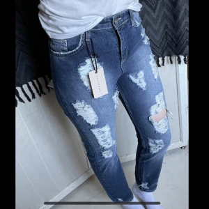 Jeans - Helt nya jeans med etiketten kvar