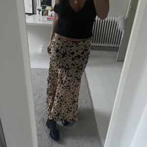 Långkjol - Super fin långkjol😍