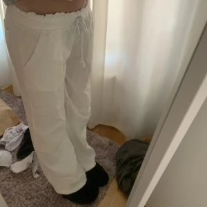 Linnebyxor  - Så snygga linnebyxor!! Sytt dom lågmidjade själv men inget som syns! Passar bra på mig som är 168🙏🙏😇