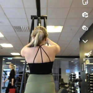 Träningslinne - Träningslinne/ sport bh från better Bodies, storlek L men passar mer s/m