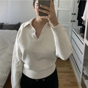 Stickad  - Stickad från zara! Fint skick