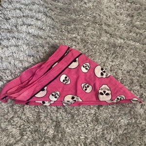Fet döskalle scarf - Cool döskalle huvudscarf som ej kommit till använding. ❌teyck ej på köp nu ❌