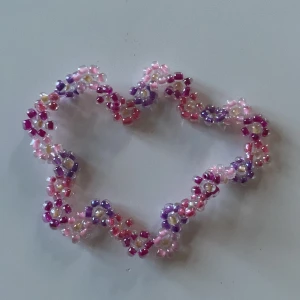 Armband  - Finns i många fler färger!  Hör av dig med storlek som fixar vi de! 