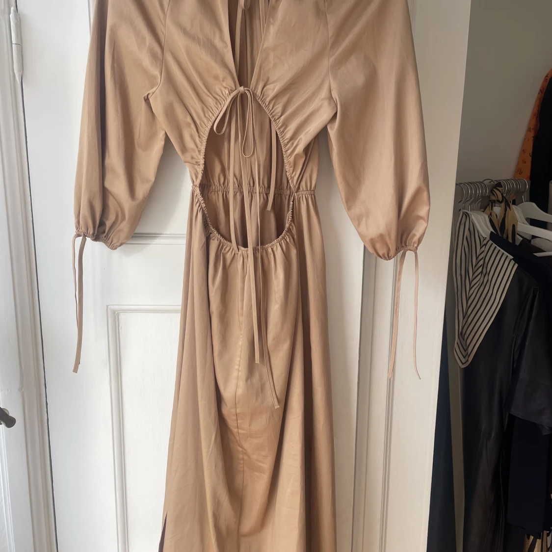 Other stories klänning med öppen rygg - 90