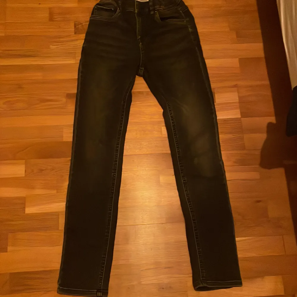 Svarta jeans i bra skick och riktigt snygga.. Jeans & Byxor.