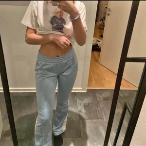 Reebok byxor - Nästan helt nya byxor, sköna att ha hemma I storlek xs