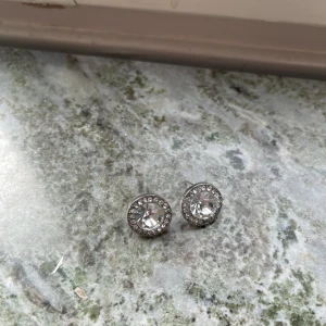 Örhängen  - Örhängen säljes. 