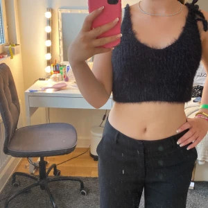 Mysig topp - Säljer denna mysiga toppen från zara, så bekväm och väldig snygg🔥