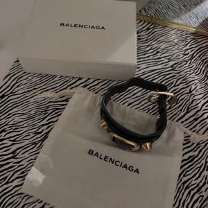 Balenciaga armband  - Super snyggt balenciaga armband , kvitto ich box medföljer 