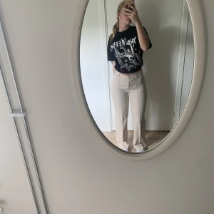 Kostymbyxor  - Säljer dessa kostymbyxor från Madlady då de inte kommer till användning 🫶🏼 Nypris 499 kr. 