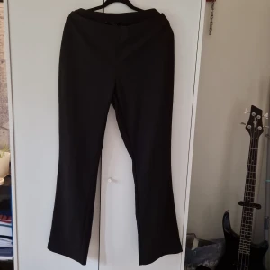 Kostymbyxor - Gott skick! Stretchigt material (polyester)