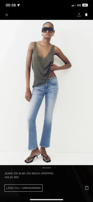 Lågmidjade jeans  - Jättefina lågmidjade jeans som tyvärr inte passade mig. Helt slutsålda och eftertraktade jeans som jag precis fått hem och lapp mm finns kvar. Har inga fler bilder på då dom inte passade!💌💌