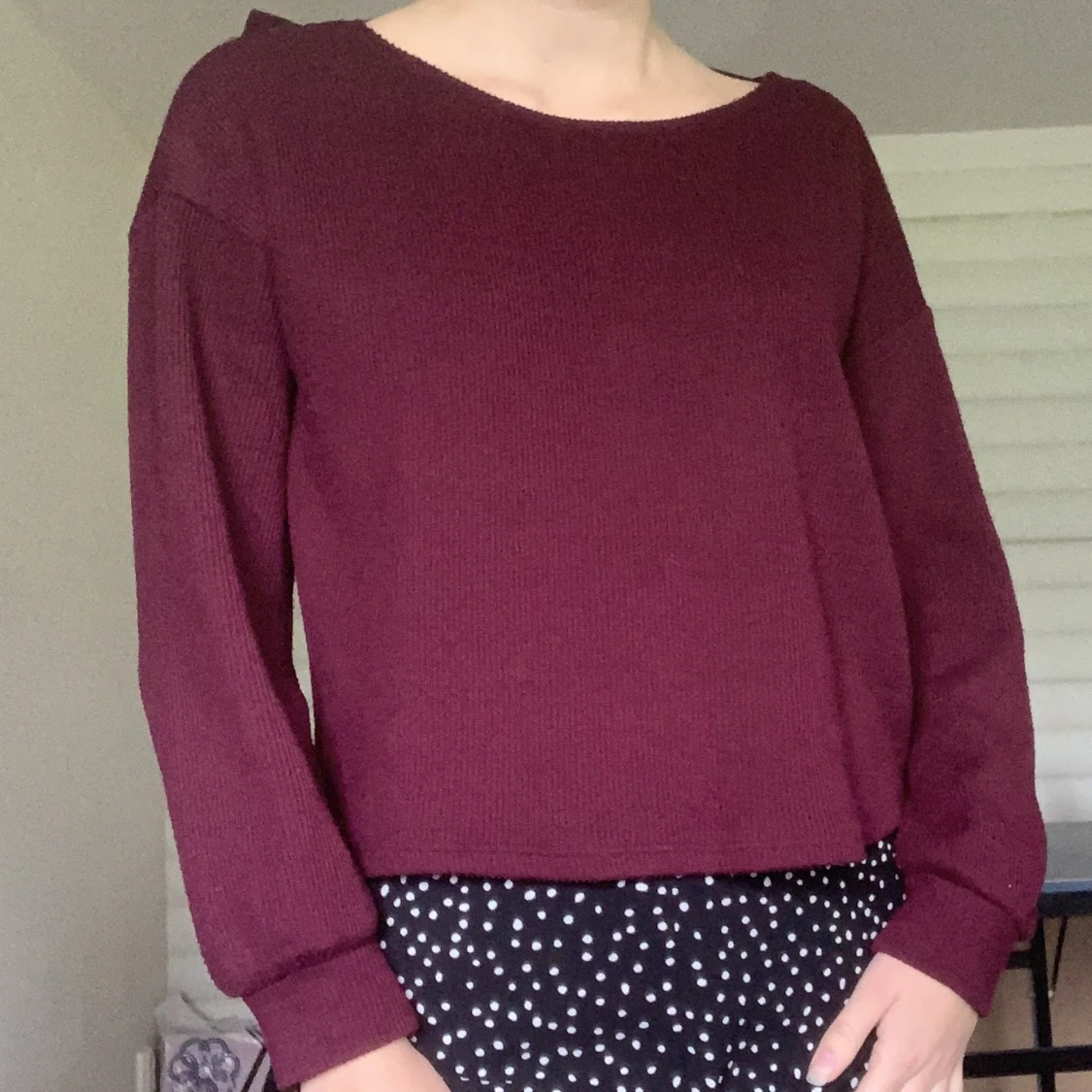 Vinröd stickad tröja