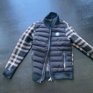 Burberry jacka  - Inte använd 