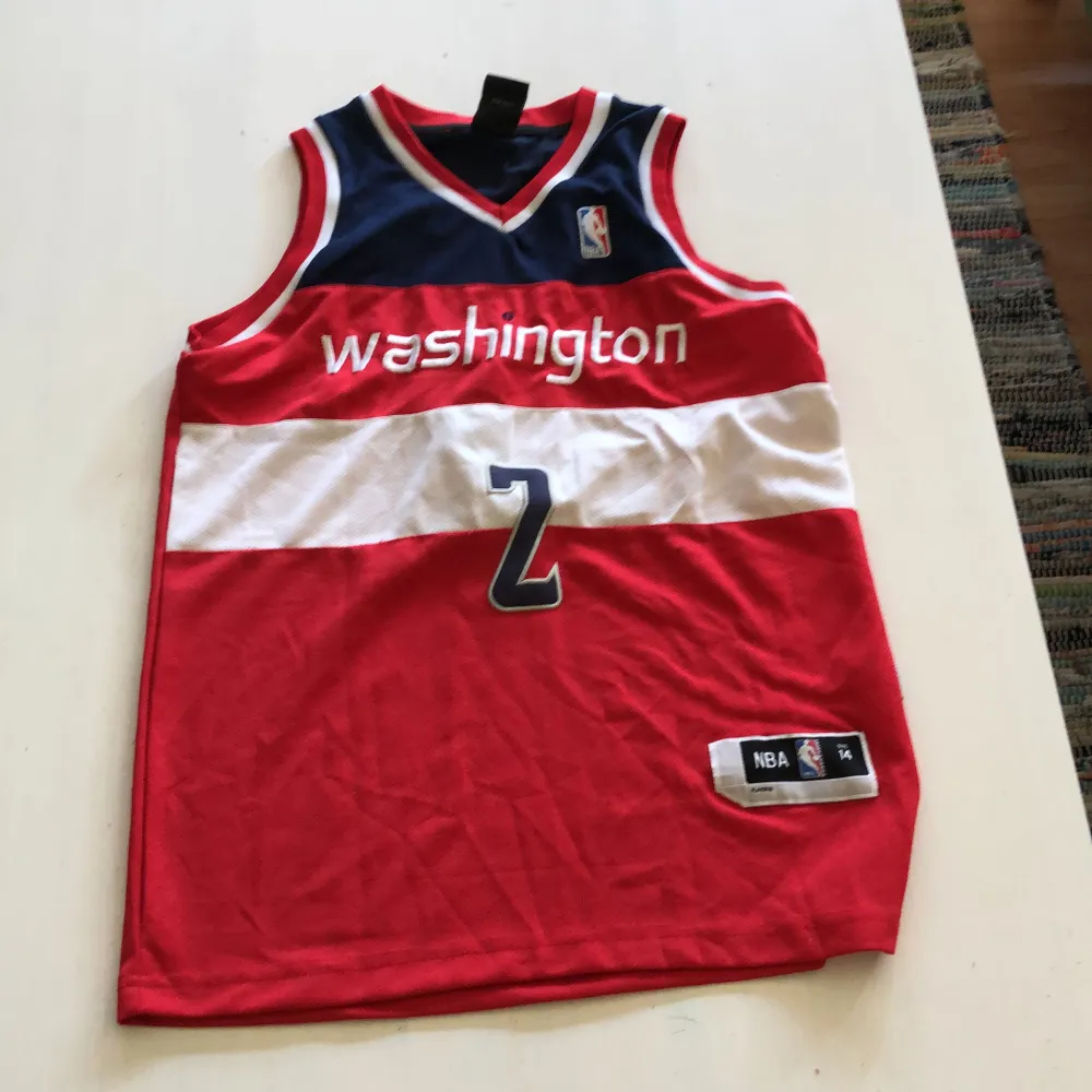 Washington Wizards John Wall. T-shirts.