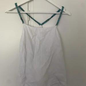 Topp Zara - Helt ny topp från Zara i linnematerial, prislappen sitter kvar!❤️ storlek S, 100kr + frakt