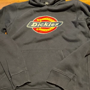 Huvtröja Dickies - Mysig huvtröja Dickies använd 2 gånger