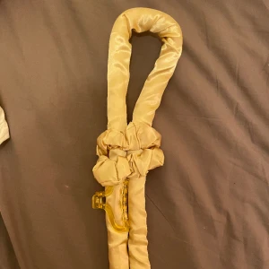 Heatless curls  - Helt ny Heatless curla. Råkade beställa två 💓 funkar super 