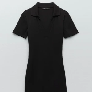 Kort zara klänning! - Zara klänning som sitter skitsnyggt men som ja inte använder längre!